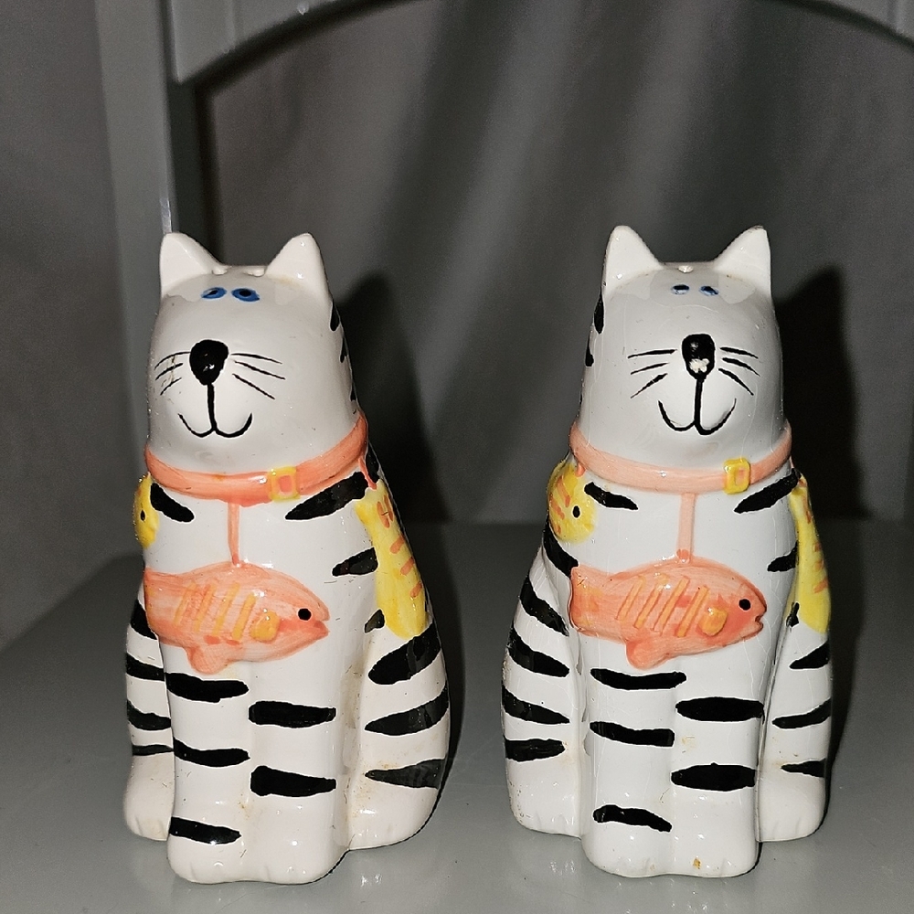 Pat Myers Cat Salt & Pepper Shakers